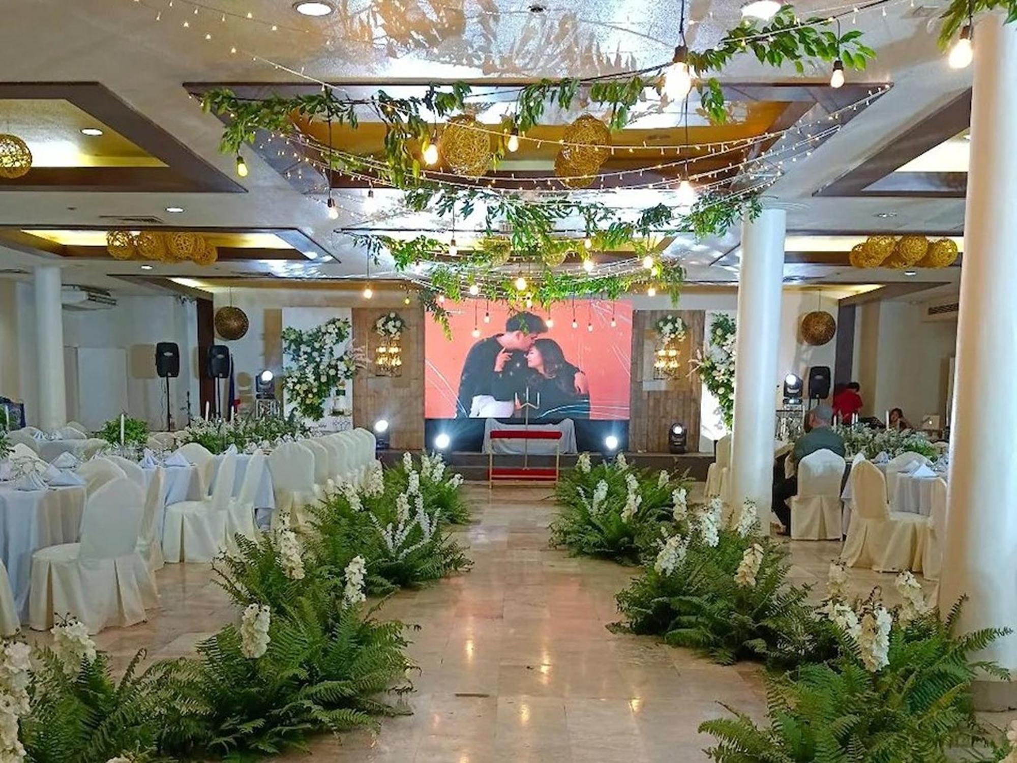 The Vip Hotel Cagayan de Oro Exteriör bild